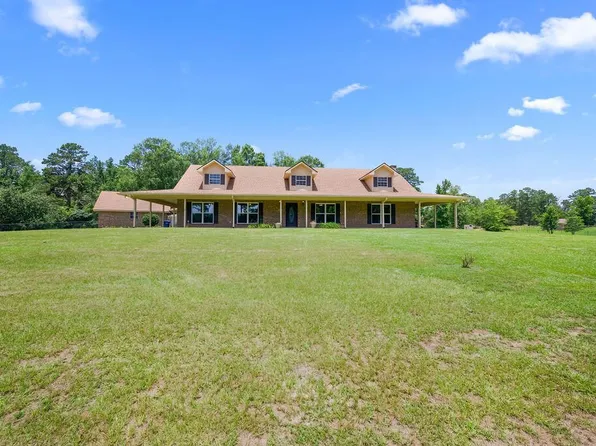 115 Saint James Dr, Leesville, LA 71446