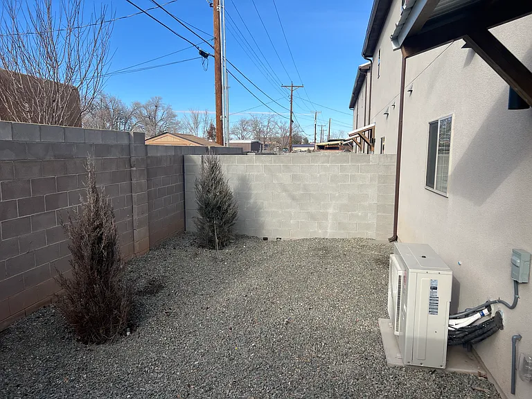 2 Bed Contemporary Town Homes in Fantastic North Valley Community — Photo 9