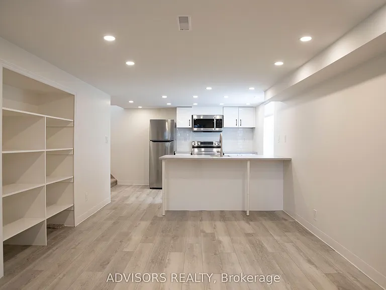 310 W 2nd St #2 — Photo 2