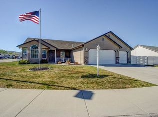 2405 Feltham Peak Dr, Emmett, ID 83617