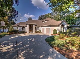 8141 Bay Pointe Dr, Denver, NC 28037