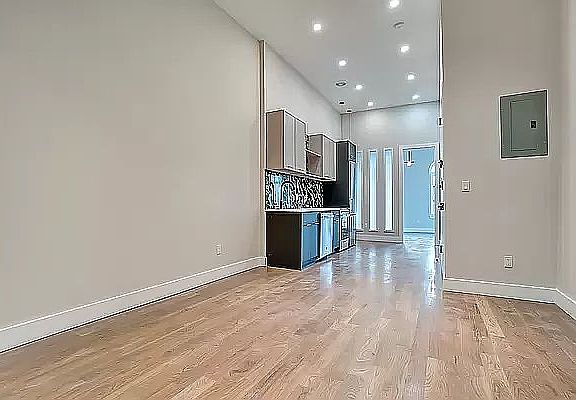 2nd image of 498 Putnam Ave #4K