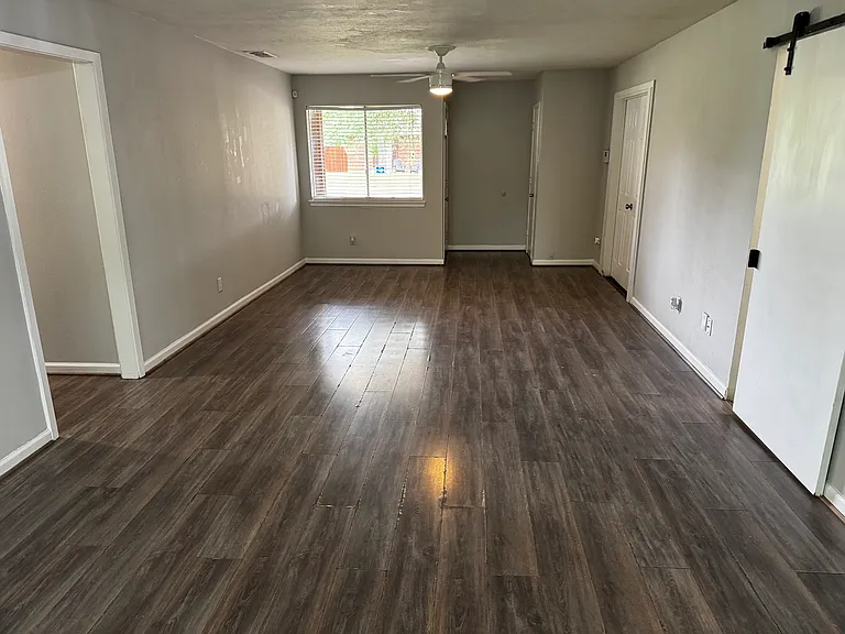 2607 Clearview Cir — Photo 2