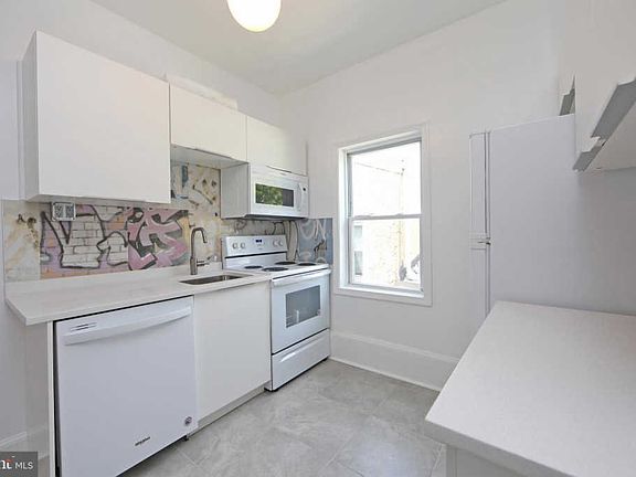 3rd image of 931 N 6th St #C