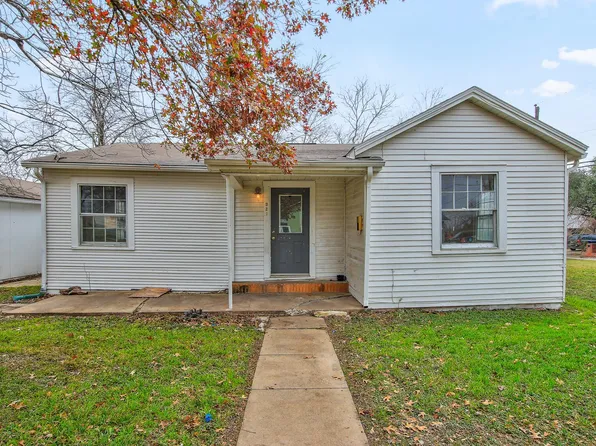 921 W 5th St, Taylor, TX 76574