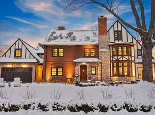 1998 Cambridge Blvd, Columbus, OH 43221