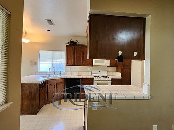 5th image of 1105 Johnathan Dr