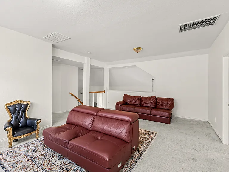 5231 Kathryn Dr — Photo 4