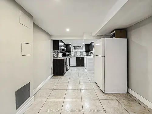 57 Gladman Ave N #BASEMENT Photo 1