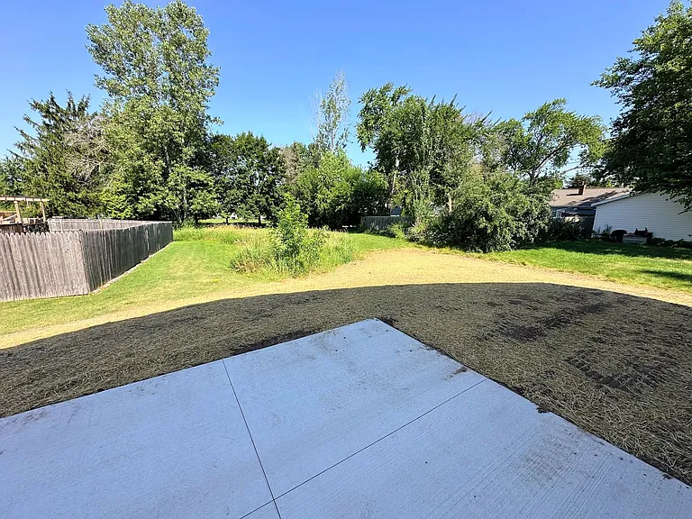 1201-1203 Atrium Ct — Photo 32
