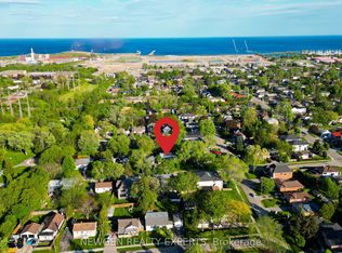 1070 Pelham Ave, Mississauga, ON L5E 1L2