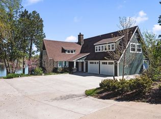 6390 Commerce Rd, West Bloomfield, MI 48324