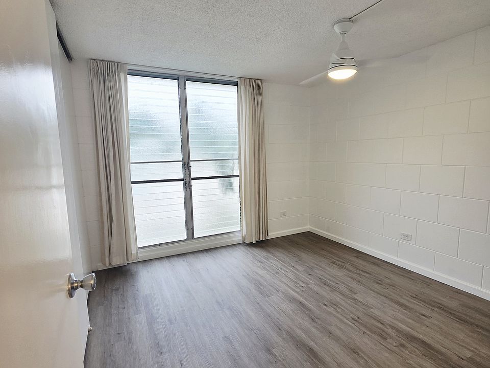 First bedroom entrance