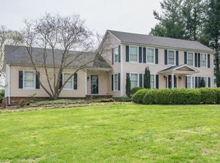 401 Hollow Creek Dr, Mount Sterling, KY 40353