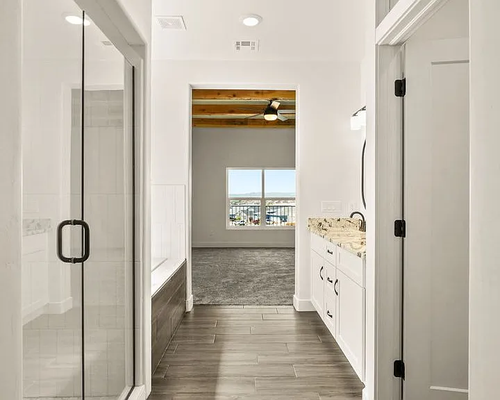 4025 Boardwalk Rd — Photo 29