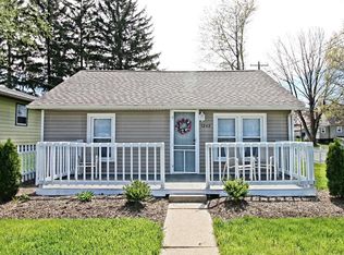 1242 Benton St, Barberton, OH 44203