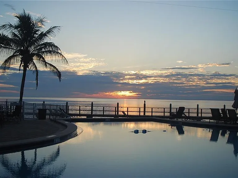 5132 Beach Dr SE #D — Photo 35