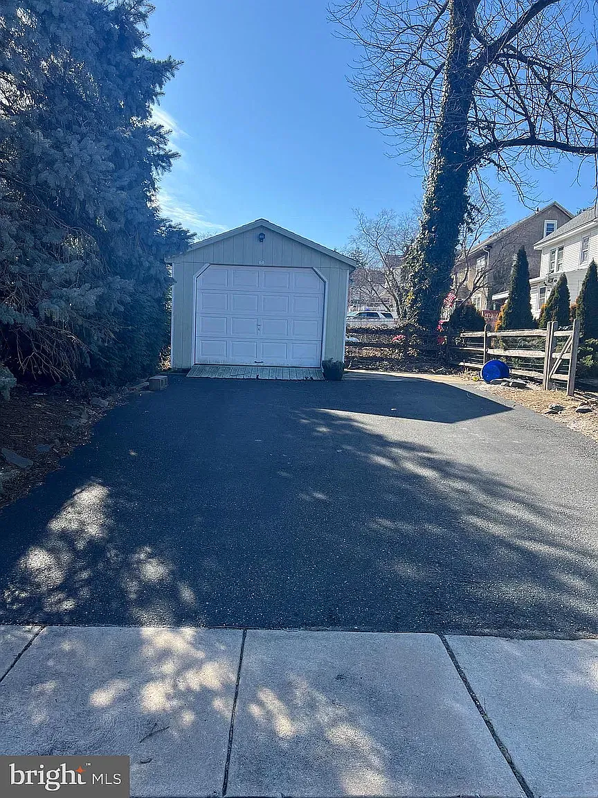 2 bed, 1100 sqft, $1,950 — Photo 3