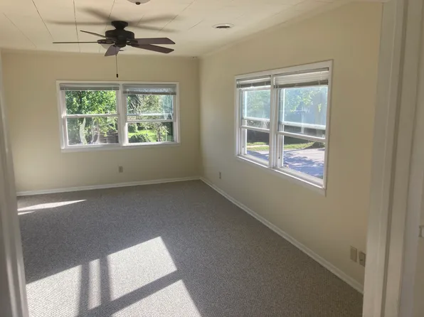 (undisclosed Address), South Milwaukee, WI 53172