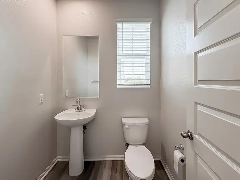 28076 Melrose Dr — Photo 39