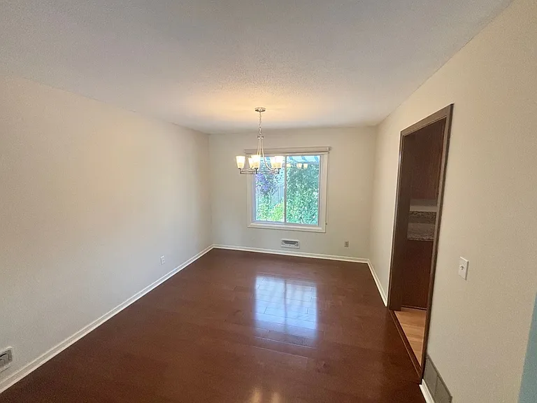 524 10th Ave SW — Photo 9