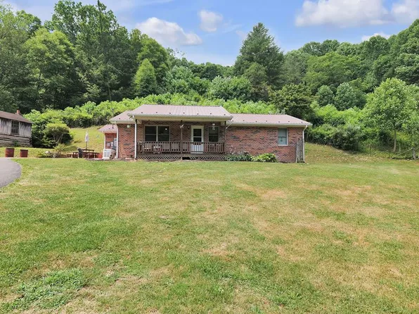 1944 S Fork Rd, Marion, VA 24354