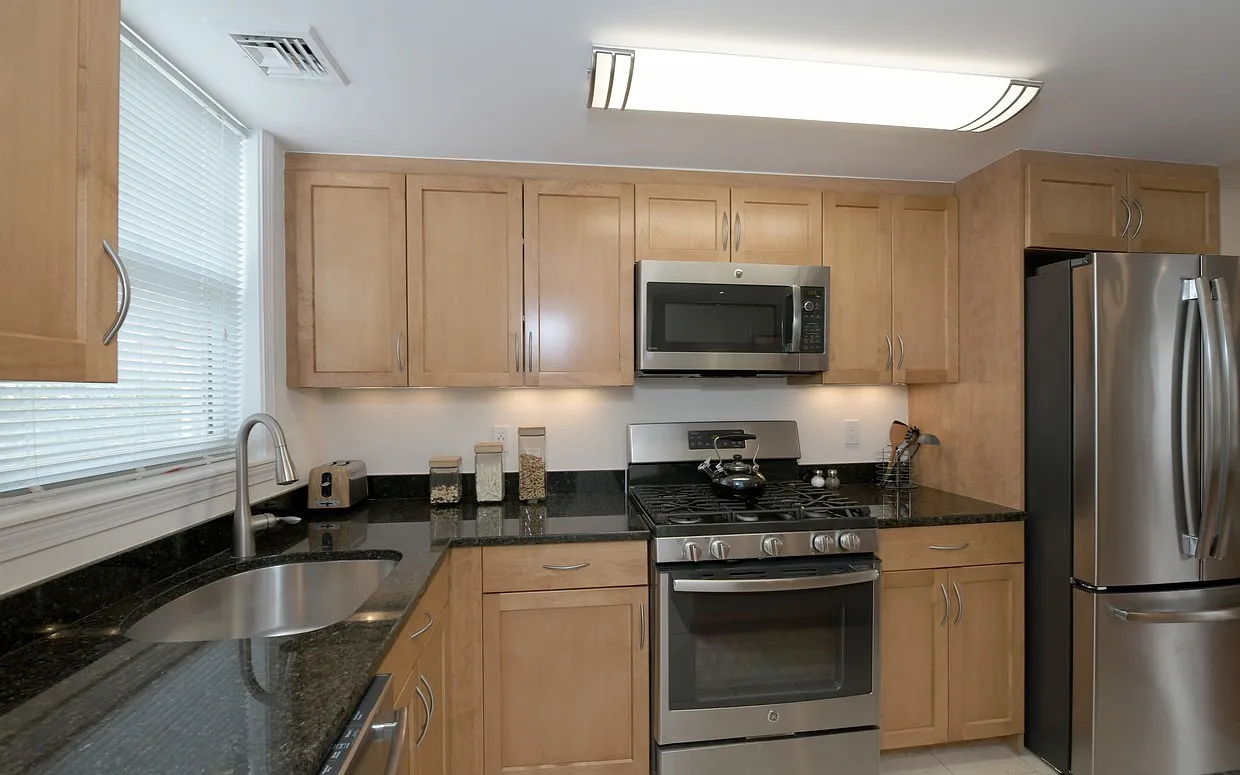 2 bed, 1038 sqft, $3,885 — Photo 1