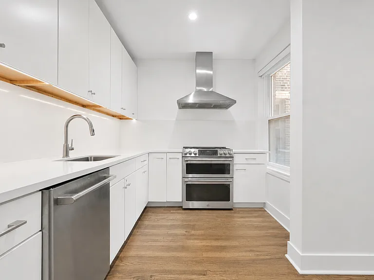 1075 Grand Concourse #3R — Photo 3