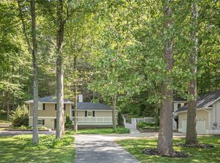 376 Miles Rd, Moreland Hills, OH 44022