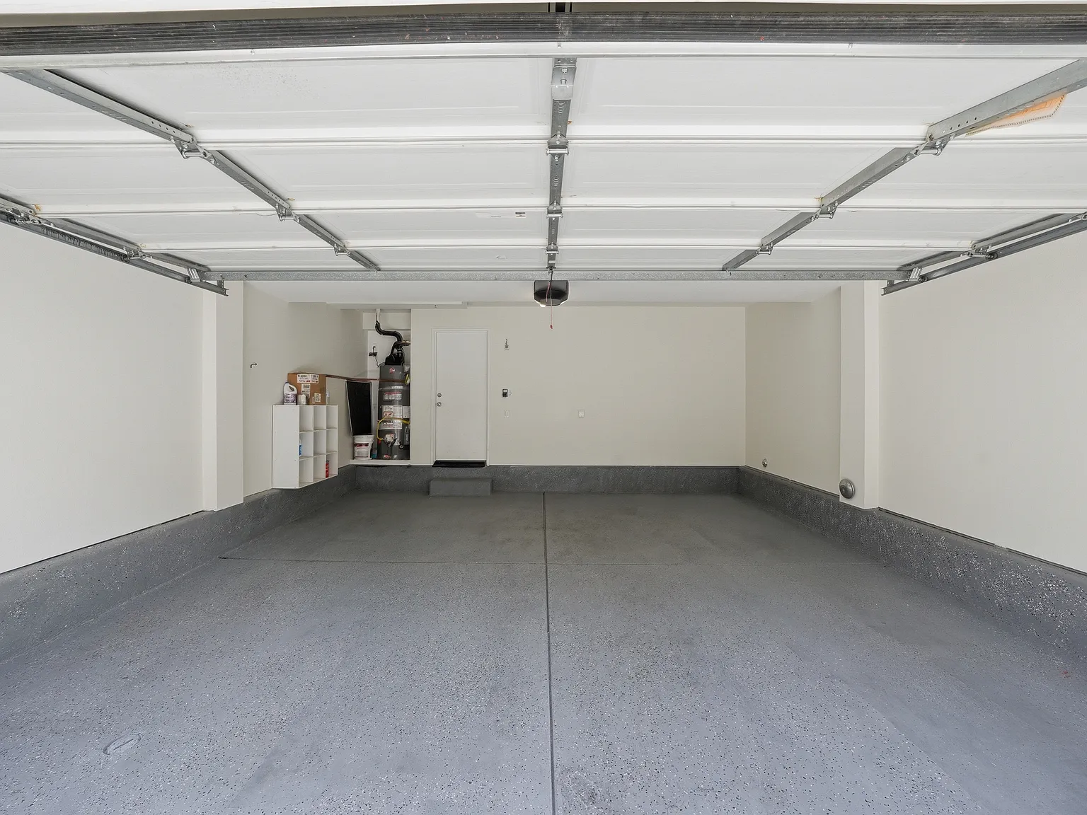 3 bed, 1697 sqft, $4,200 — Photo 4