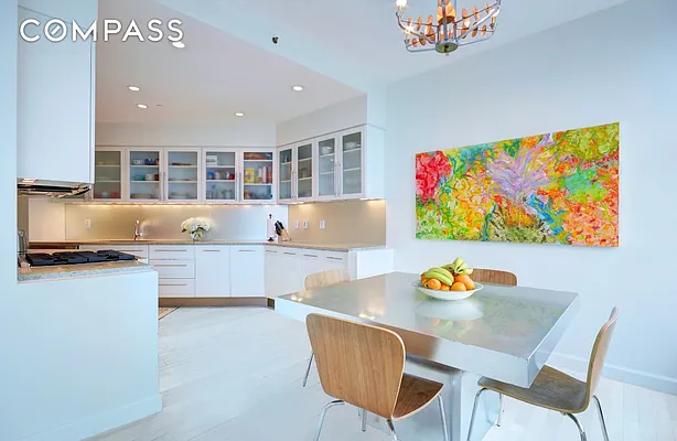 Rented by Compass | media 21