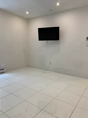 Rented by Compass | media 9