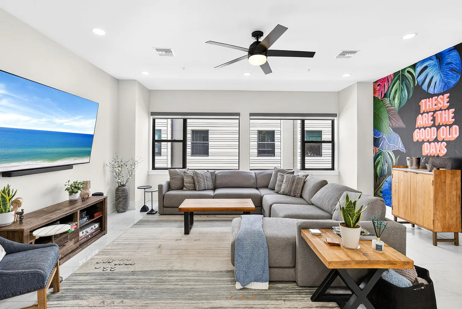 Spacious 4BR Home with Rooftop Oasis — Photo 2