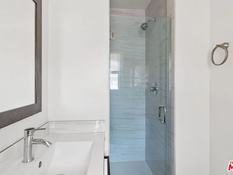 826 S Holt Ave — Photo 24