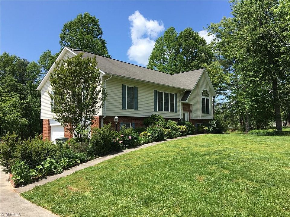 1st image of 130 Sweetbriar St