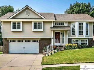 15101 Bedford Ave, Omaha, NE 68116