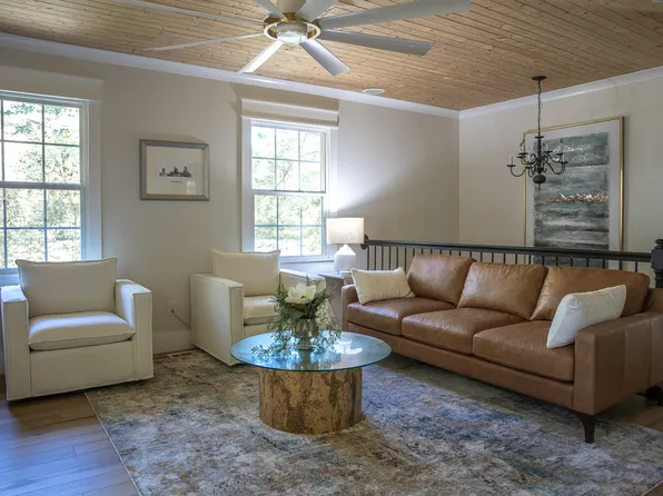 6617 Lynndale Dr, Raleigh, NC 27612