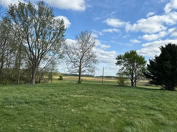 8785 Bomke Rd, Pleasant Plains, IL 62677