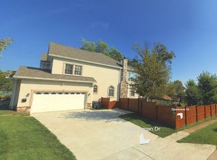 1823 Gilson St, Falls Church, VA 22043