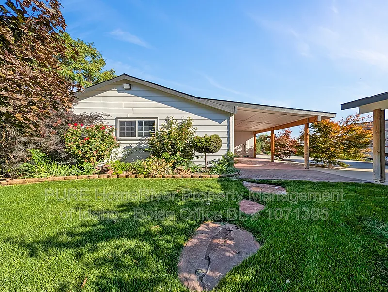 9127 Randolf Dr
