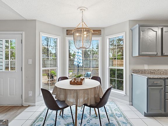 5th image of 161 Timber Ridge Dr