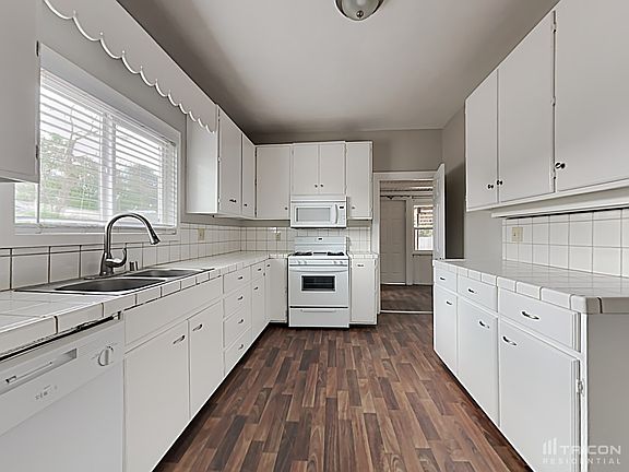 5th image of 334 S 2nd Ave