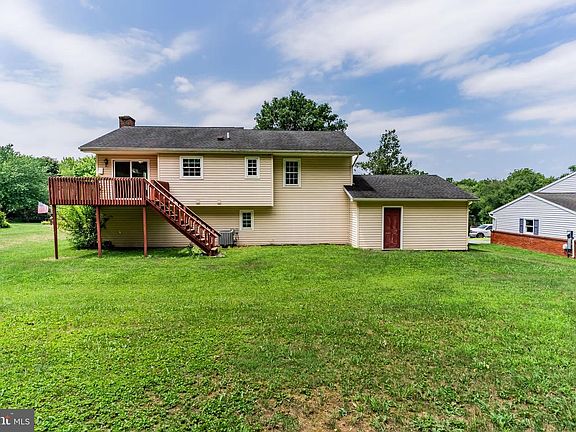 3rd image of 2210 Douglas Dr