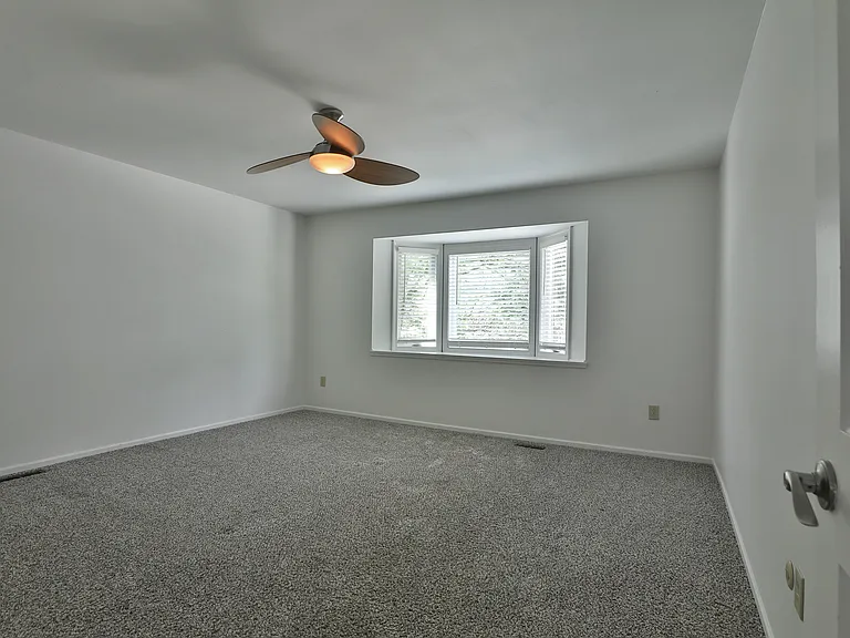 1086 Ravine Ridge Dr — Photo 35