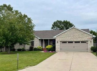 5815 Indian Trl, Rochelle, IL 61068