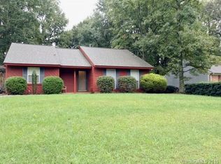 6622 Woodwedge Dr, Charlotte, NC 28227
