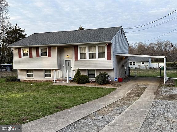 3rd image of 127 Stave Mill Rd