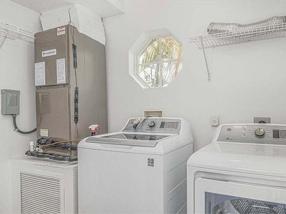 4th image of 5863 NW Cullom Cir