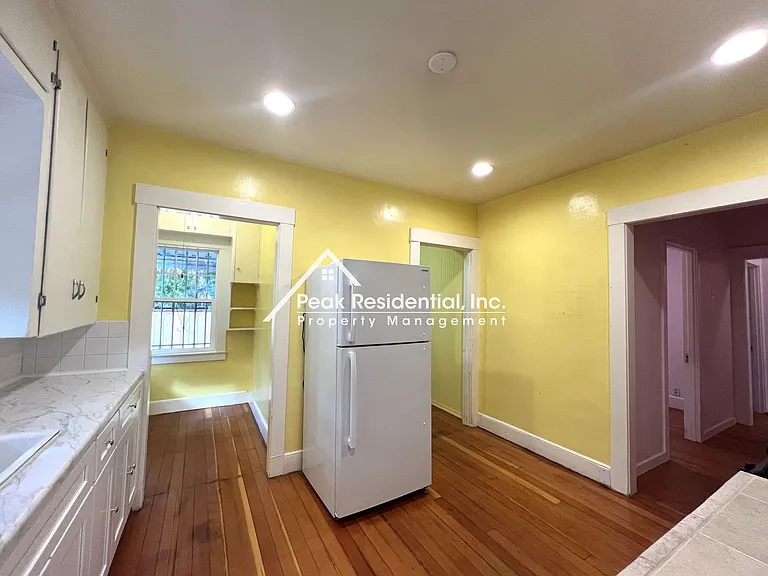 2974 32nd St — Photo 11