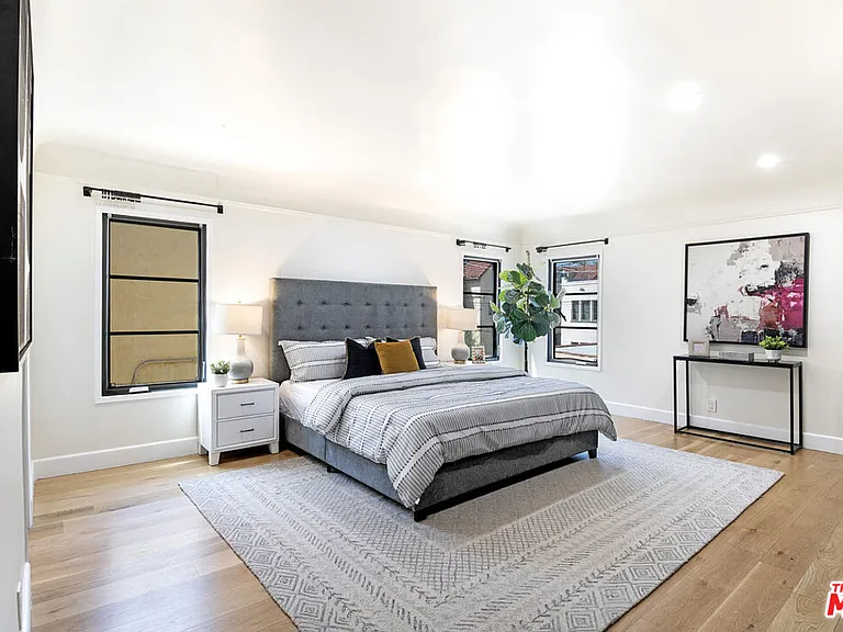 311 N Mansfield Ave #U — Photo 36
